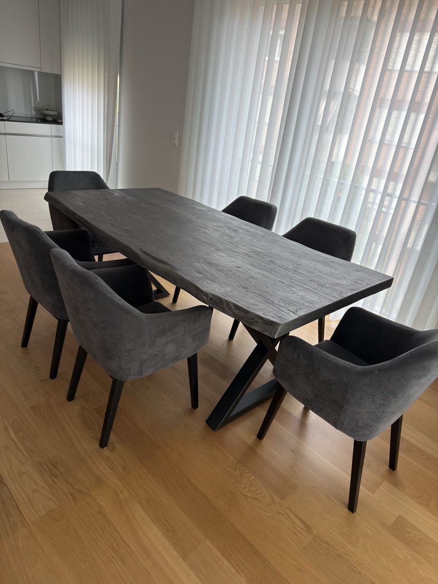 Set de table et chaises: Esszimmer Tisch & Stühle – D'occasion à Basel par Goran992