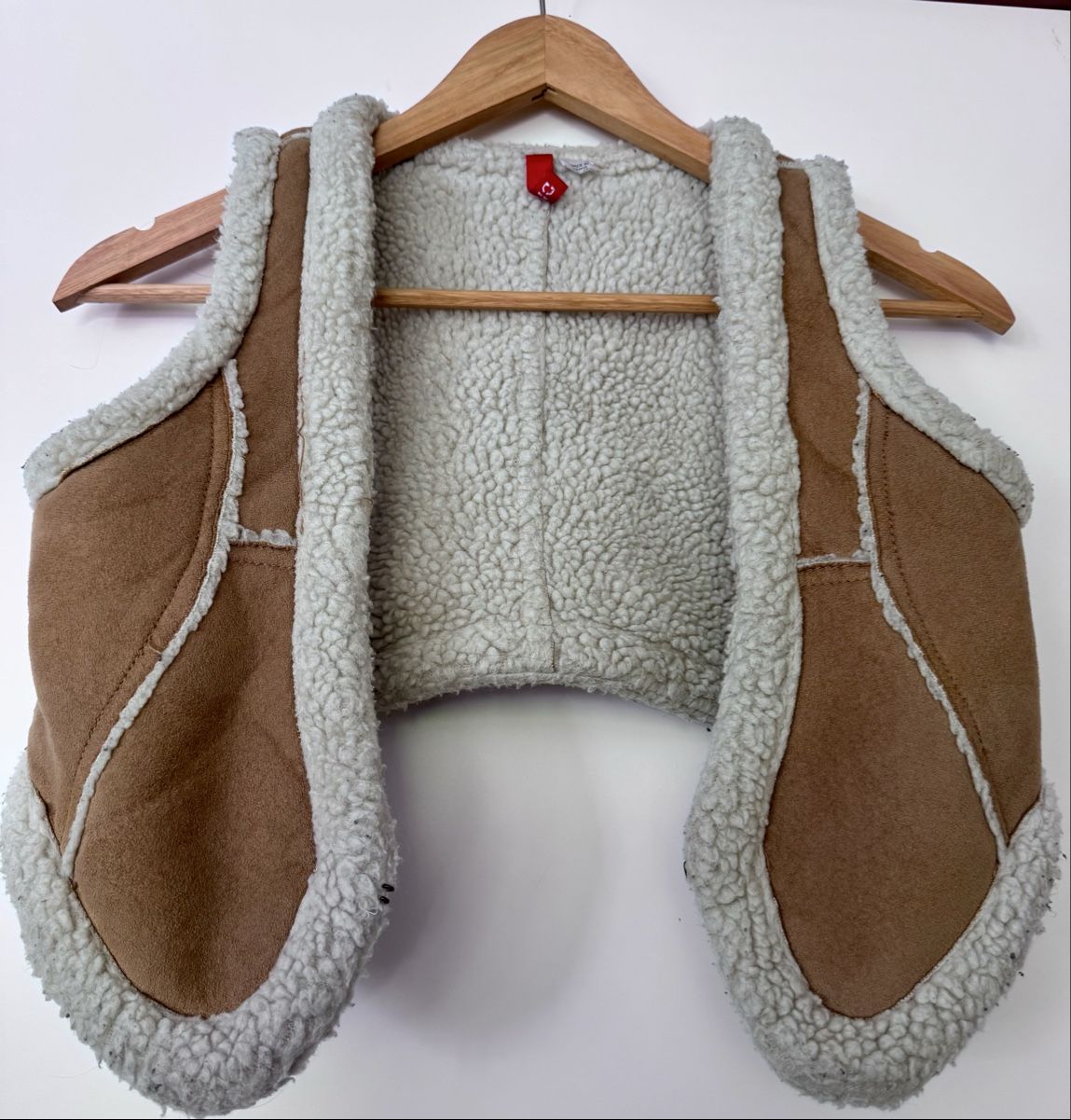 H&M Autres vêtements fille: Weste Grösse 34 – D'occasion à Rudolfstetten par krach