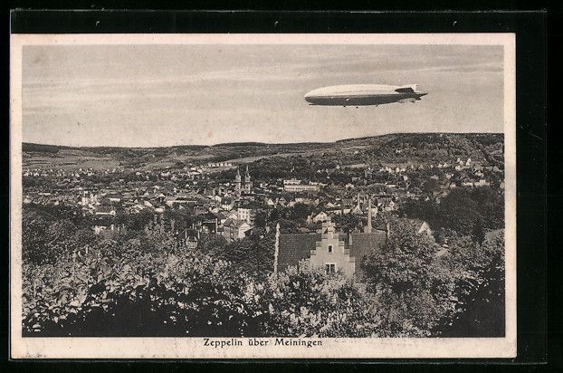 Photos & posters: AK Meiningen, Zeppelin über dem Ort – D'occasion à Berlin par bartko-reher