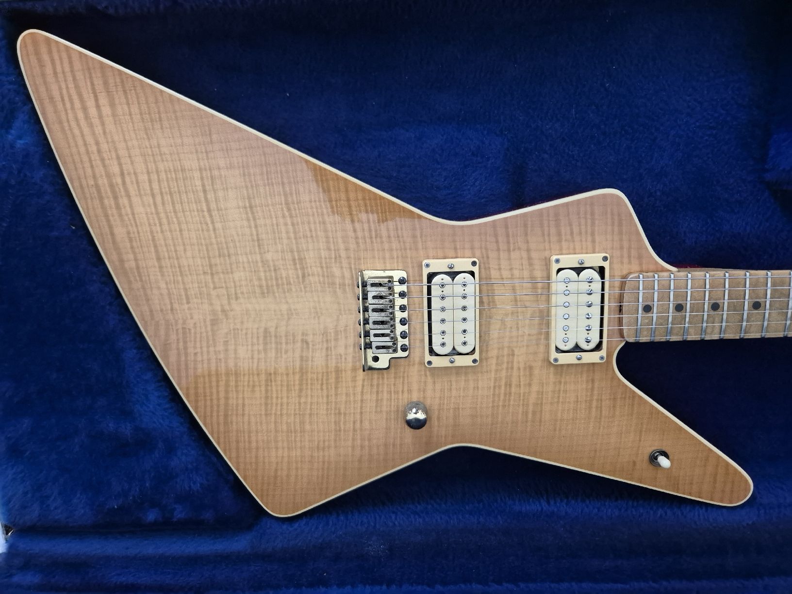 Charvel Musikinstrumente: Charvel, Custom, selten, E-Gitarre, Explorer Typ – Gebraucht aus Dättwil AG von Woschni1920 3
