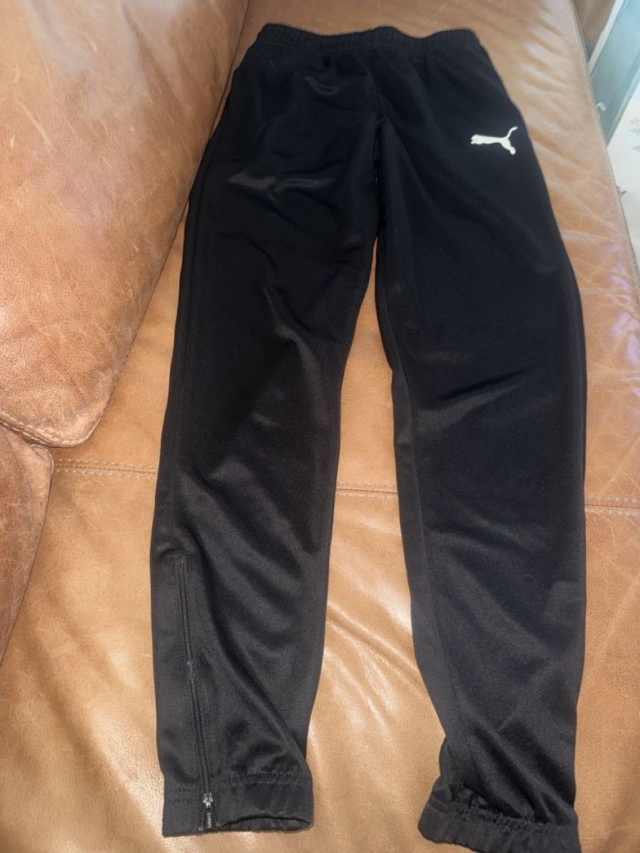 Pantaloni: Schwarze Puma Trainingshose-neuwertig – Usato da Spreitenbach venduto da BIH2005 1