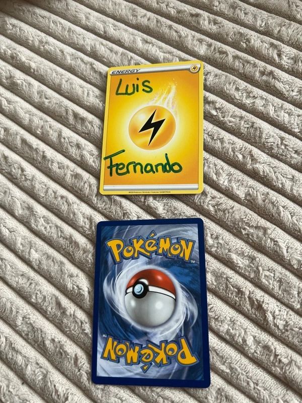 Pokémon Cartes à collectionner: Charizard 25 ans  – Neuf avec emballage d'origine à Meyrin par Luiis30 1