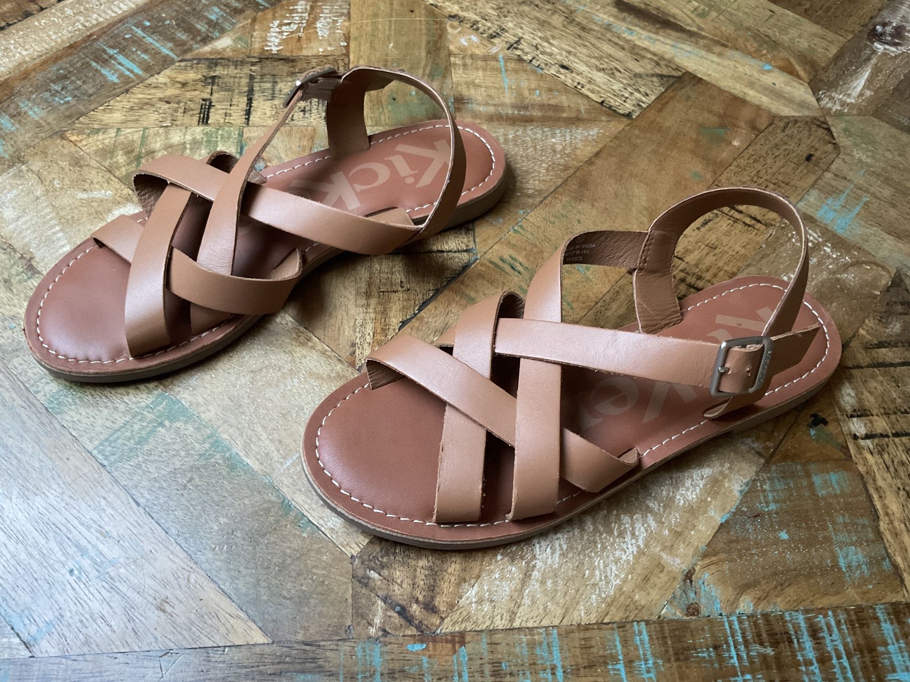 Kickers Chaussures filles: Kickers Ledersandale Gr.37 – D'occasion à Bachenbülach par Sybeco