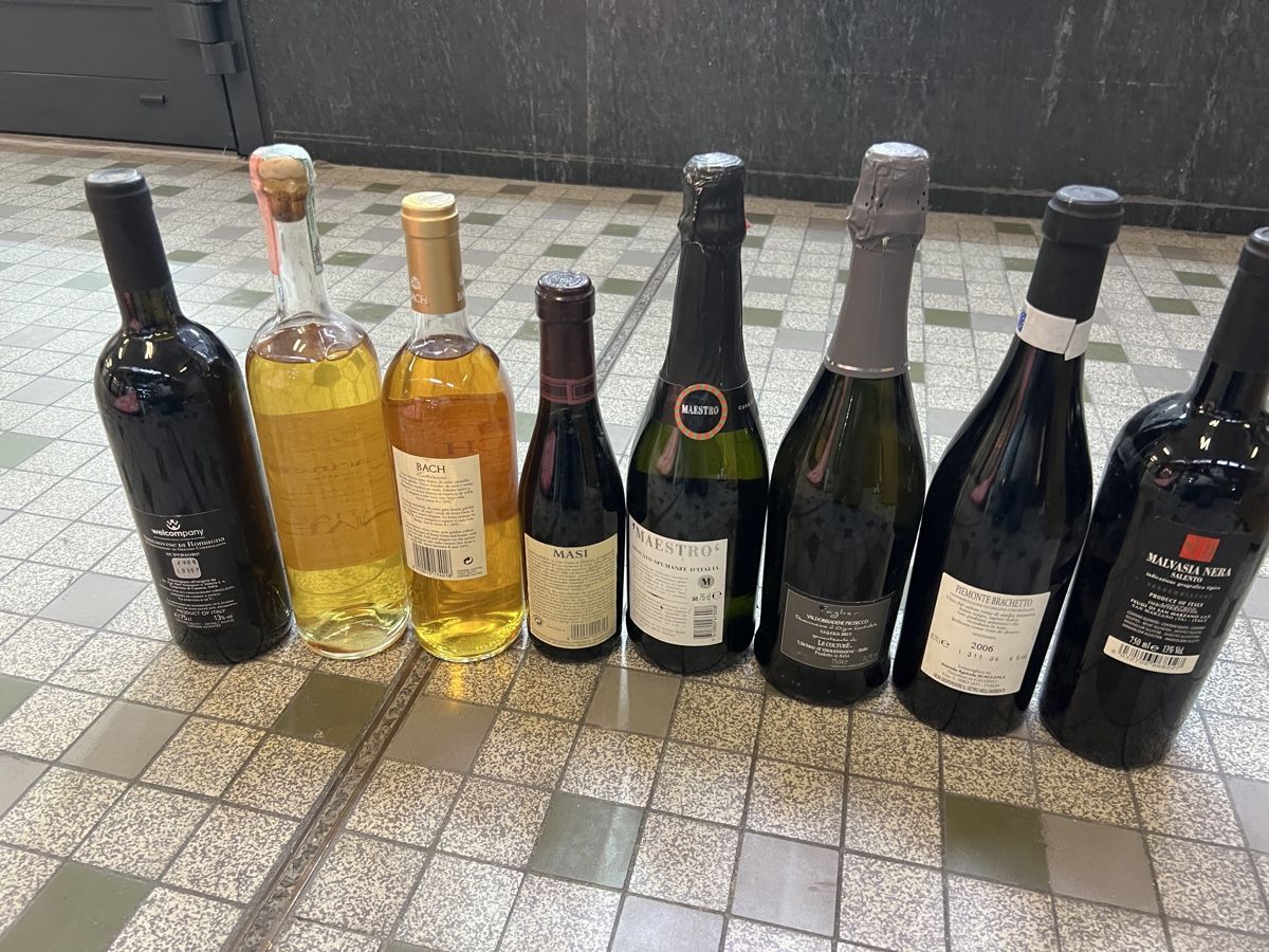 Bevande alcoliche: Lot de 8 alcools et vins italiens – Nuovo (secondo la descrizione) da Genève venduto da Leboucheoreilles 5