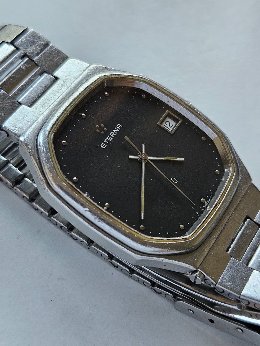 Eterna Uhren: 561 Eterna Quartz Date – Gebraucht aus Berikon von mmm21 1