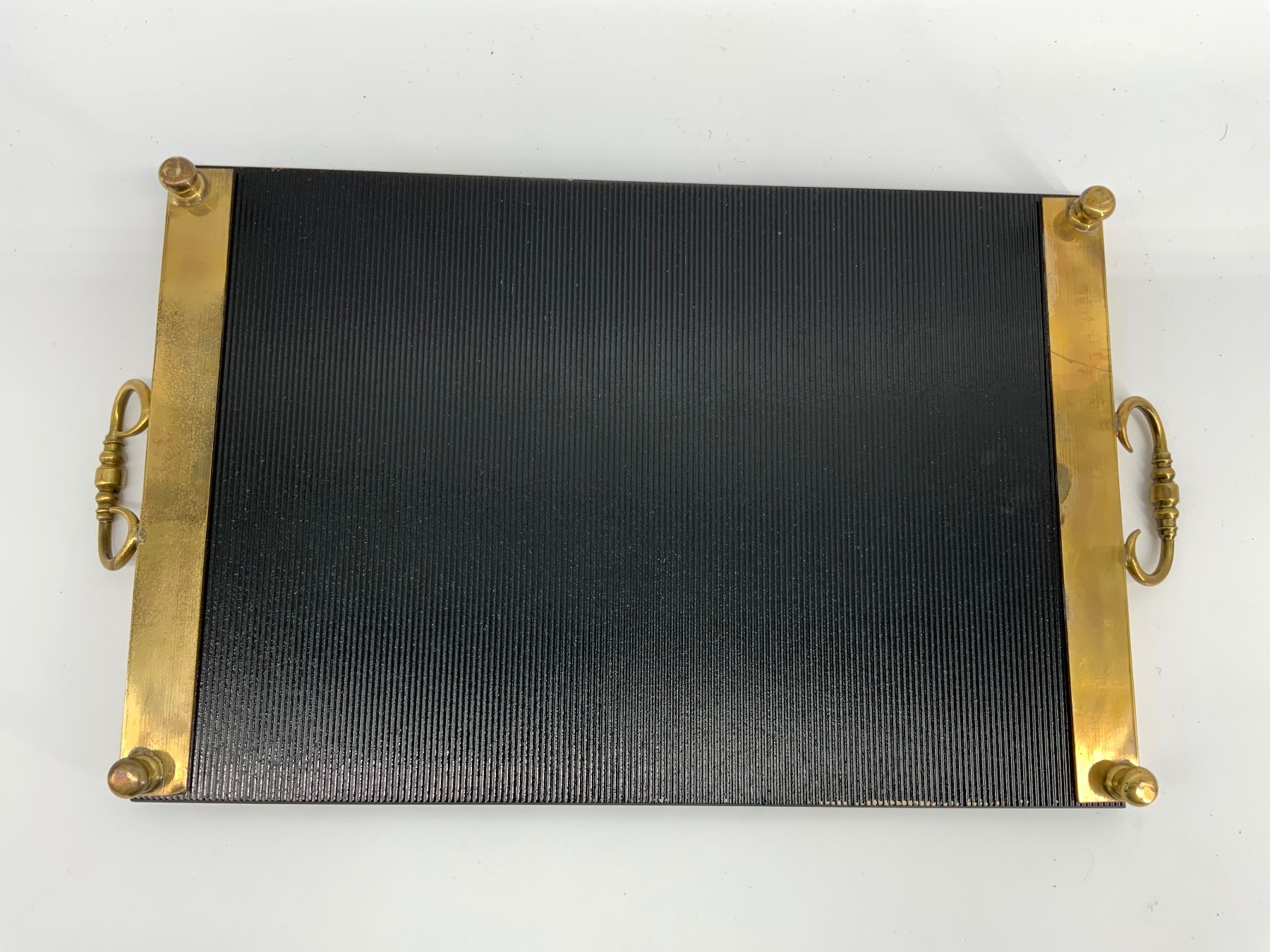 Servierplatten: Vintage Serviertablet schwarzes Glas mit Messing Halterung – Gebraucht aus Erlach von silvia3235 2