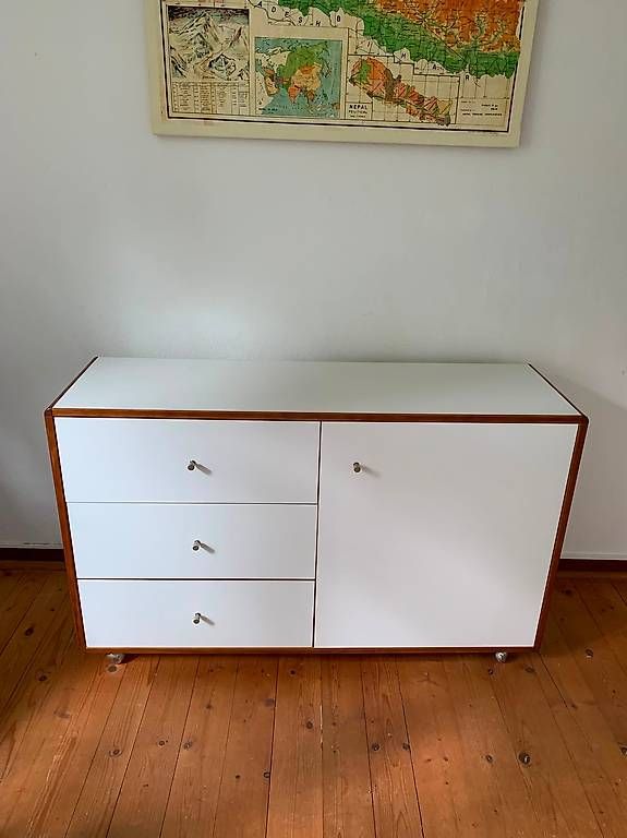 Cassettiere: Vintage Kommode/ Sideboard weiss mit Holzrahmen – Usato da Zürich venduto da al__97zr