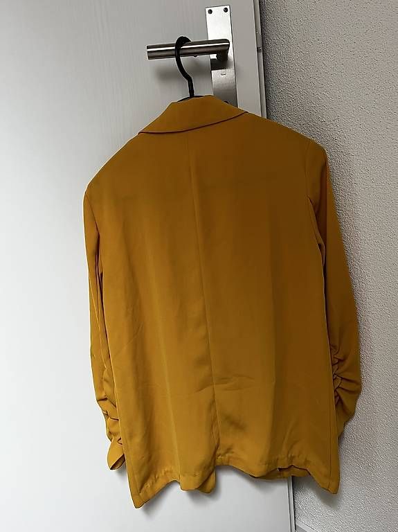 Jacken: Senfgelber Damen Blazer XS / 34 – Gebraucht aus Erstfeld von imla_ 1