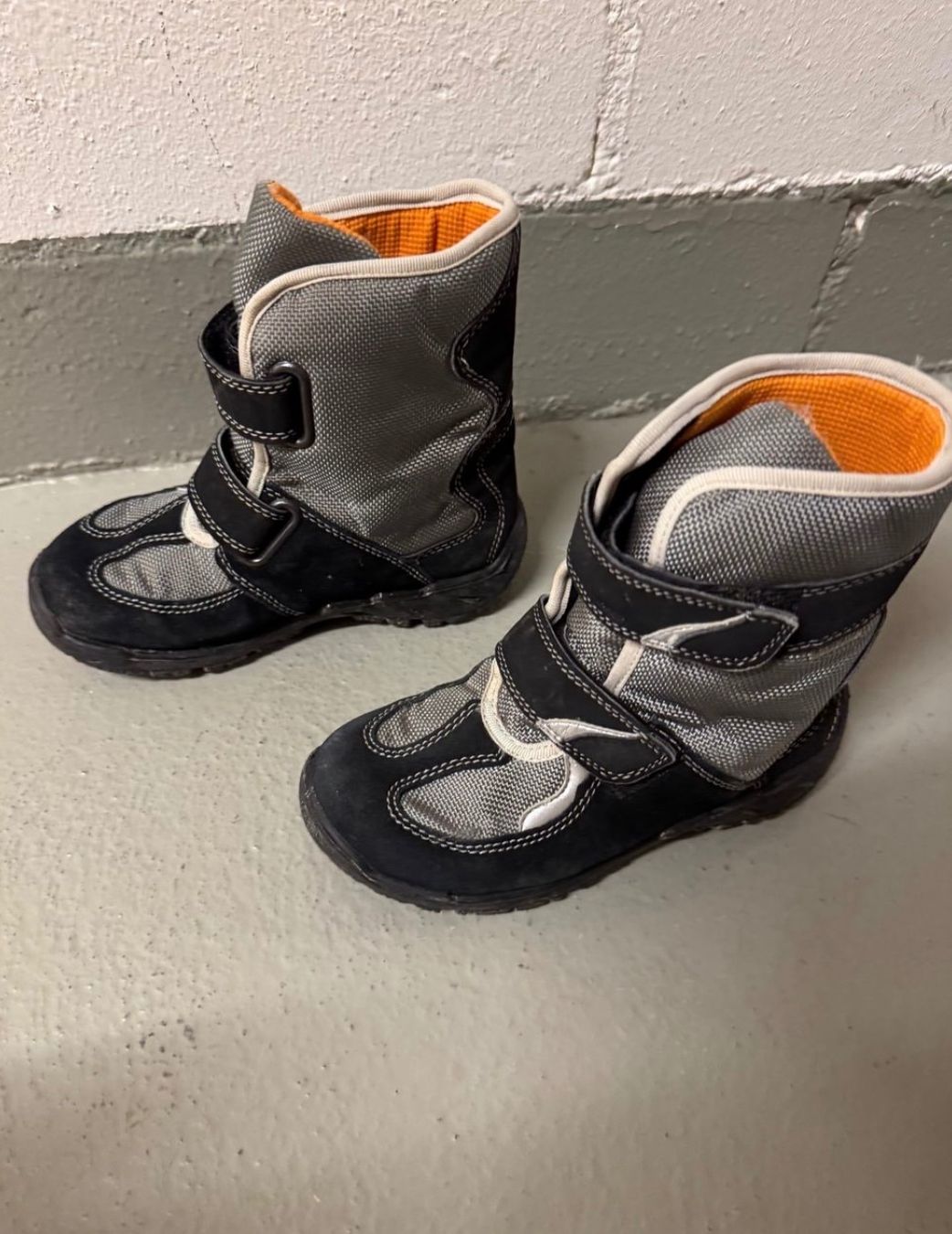 Scarpe per ragazzi: Kinder Winter Schuhe Grösse 29 – Usato da Zürich venduto da zd_1965 1