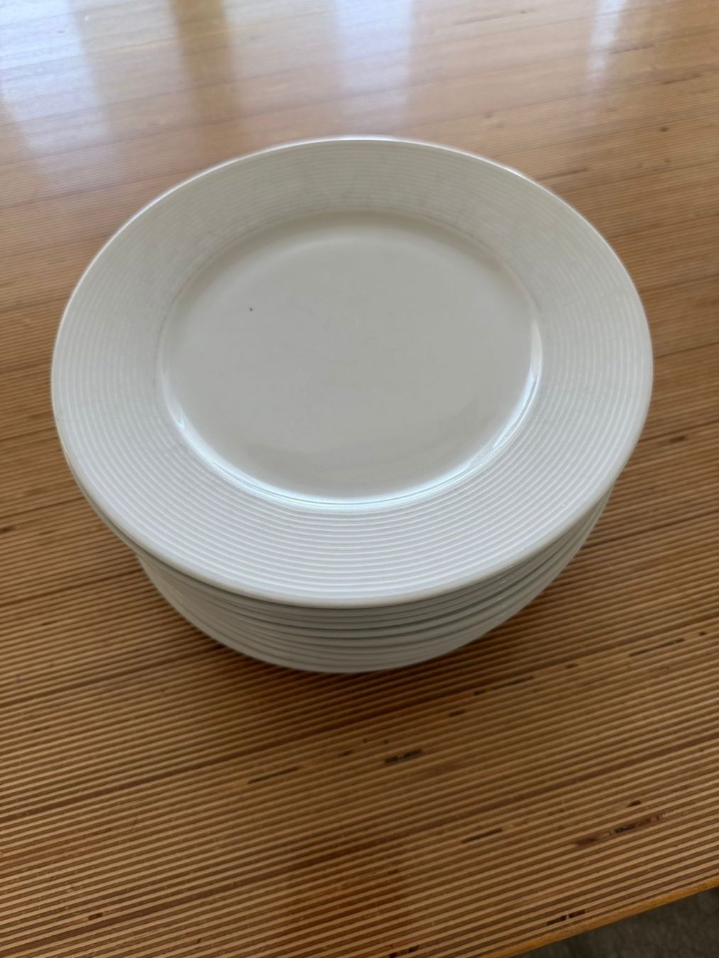 Set di piatti: Geschirrset – Usato da Kestenholz venduto da cvx_889vv 1
