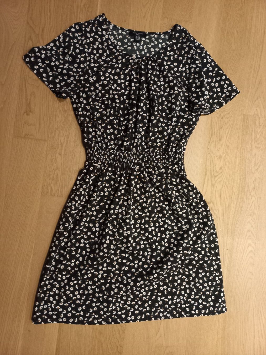 New Look Vestiti: Sommerkleid mit Blumenprint Gr. 40 – Nuovo (secondo la descrizione) da Oberuzwil venduto da venditum.