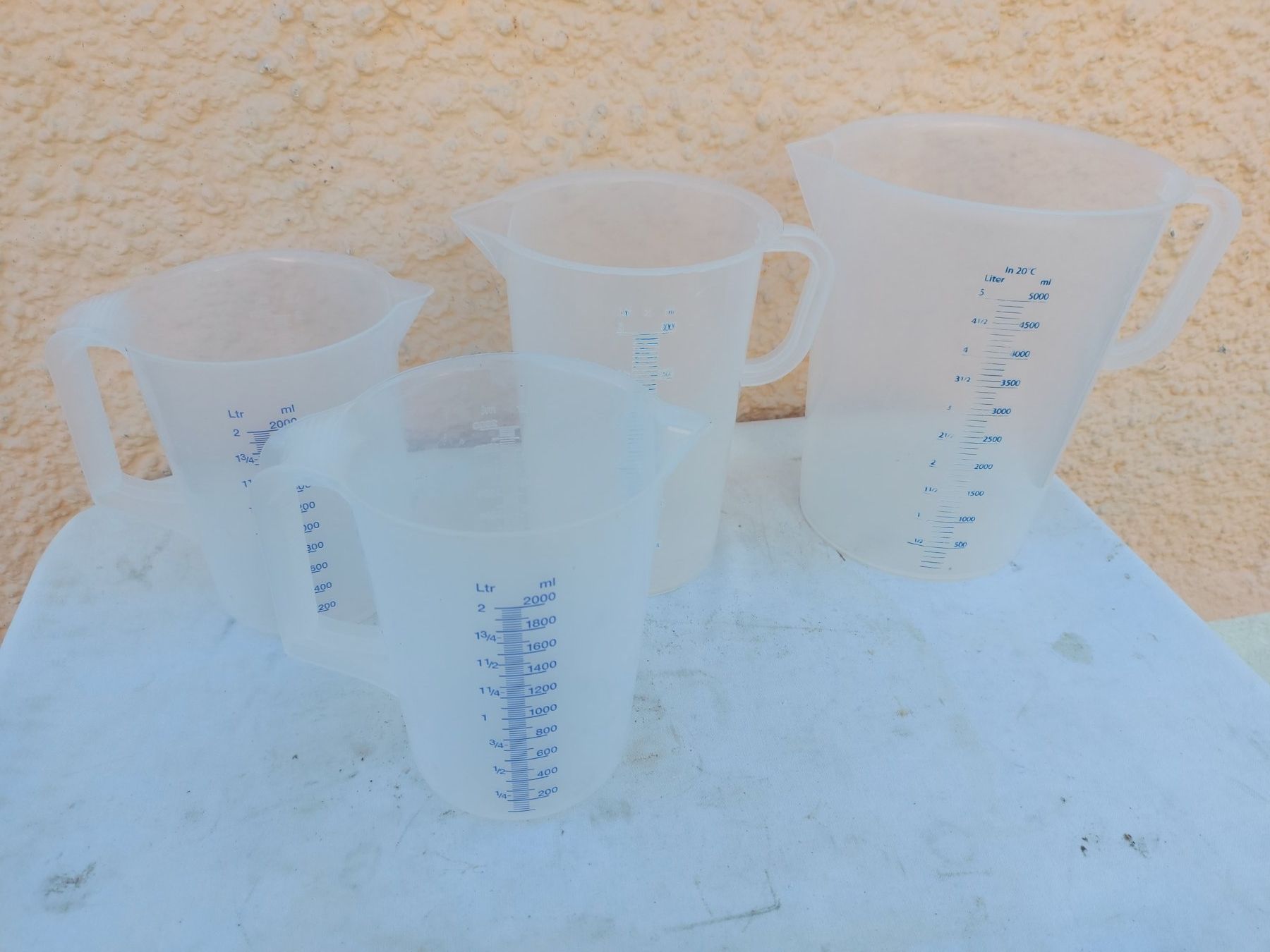 Küchengeräte: Messbecher Kunststoffe 4er Set verschiedene Groessen – Gebraucht aus Rheinau von profitronic.shop