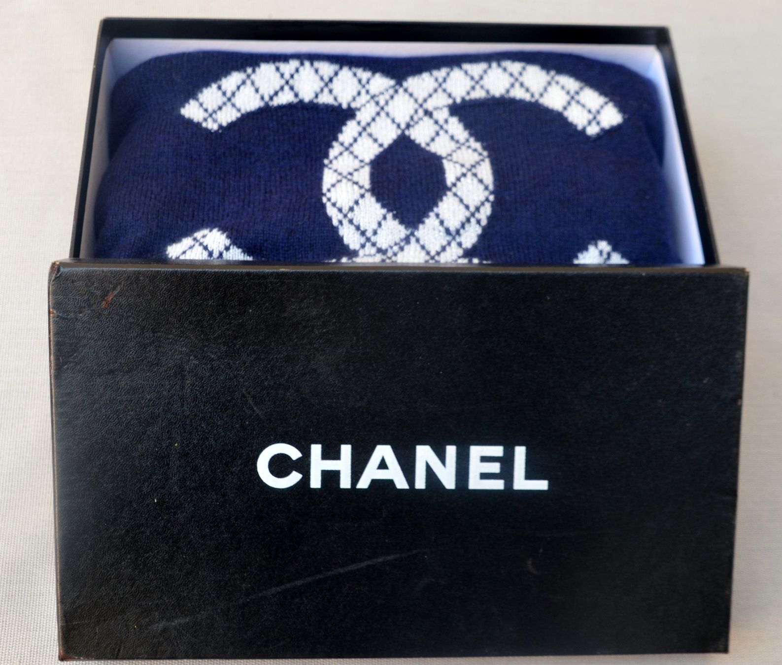 Chanel Foulard & Sciarpe: Chanel Schal / châle 74 x 220 cm – Usato da Collonges venduto da Auganien