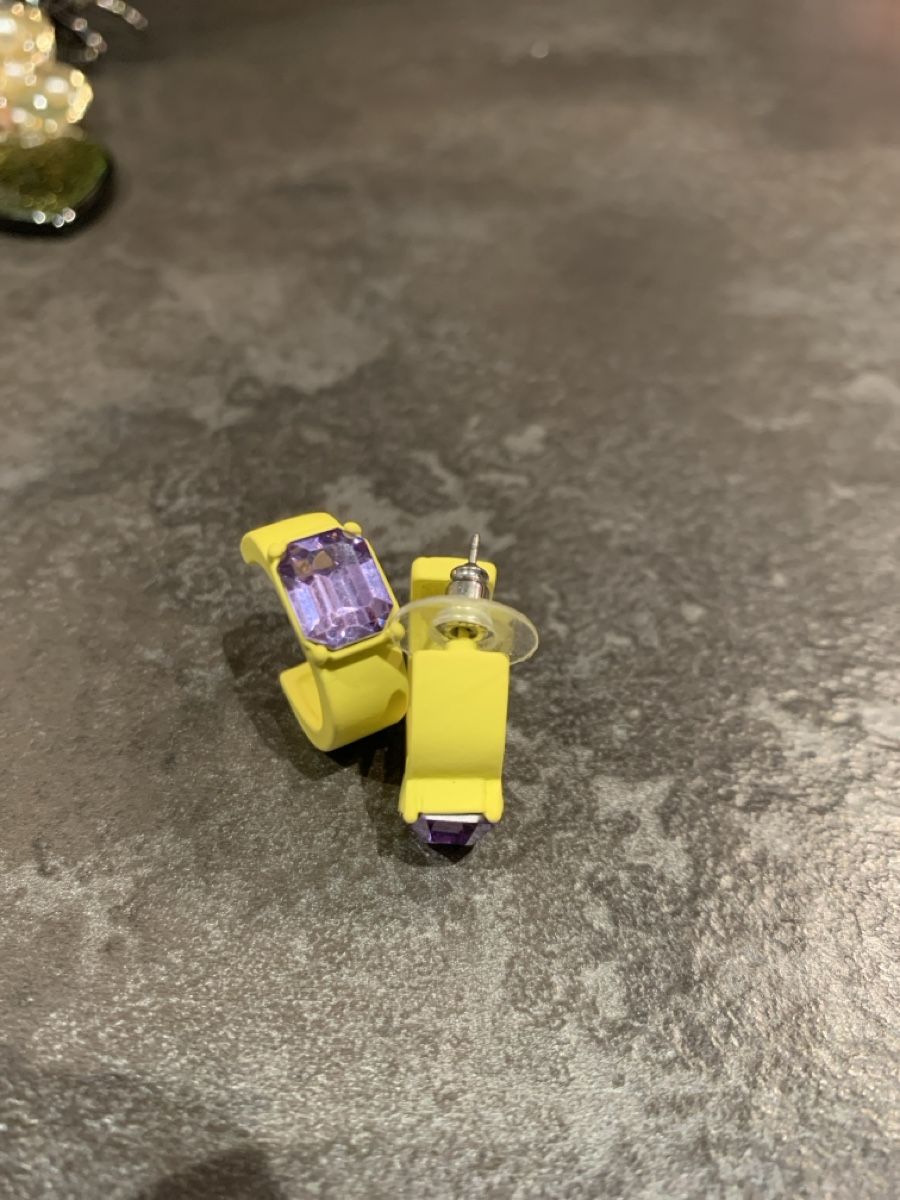 Ohrringe & -stecker: Orecchini gialli con pietra viola – Neu (gemäss Beschreibung) aus Osogna von lil_kfs9