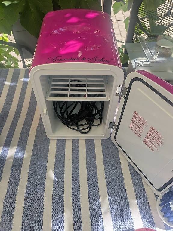 Réfrigérateurs: Mini-Kühlschrank 4 l  pink – D'occasion à Basel par Faebuz3 2