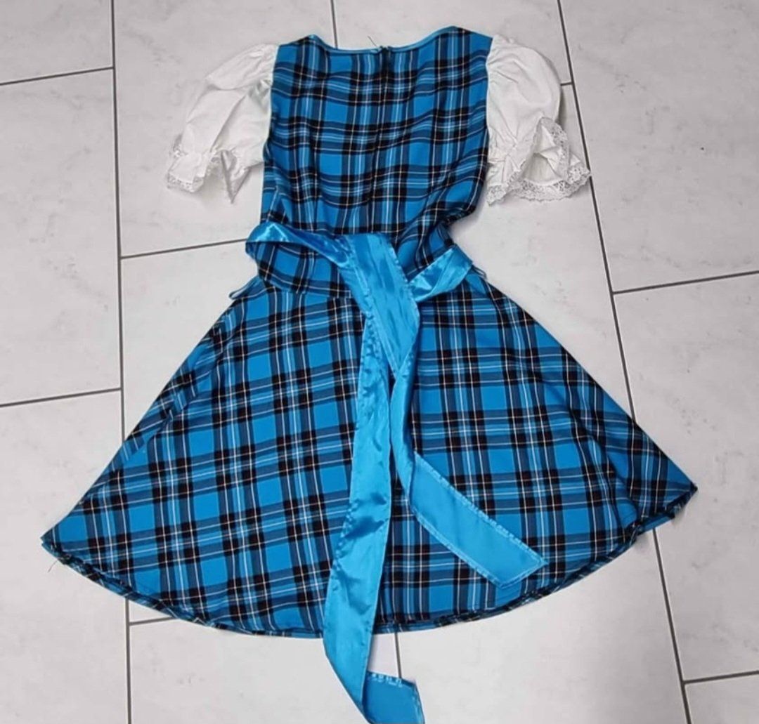 Costumi: Dirndl Grösse 34 – Usato da Berikon venduto da Meier-HolzerTanja 1