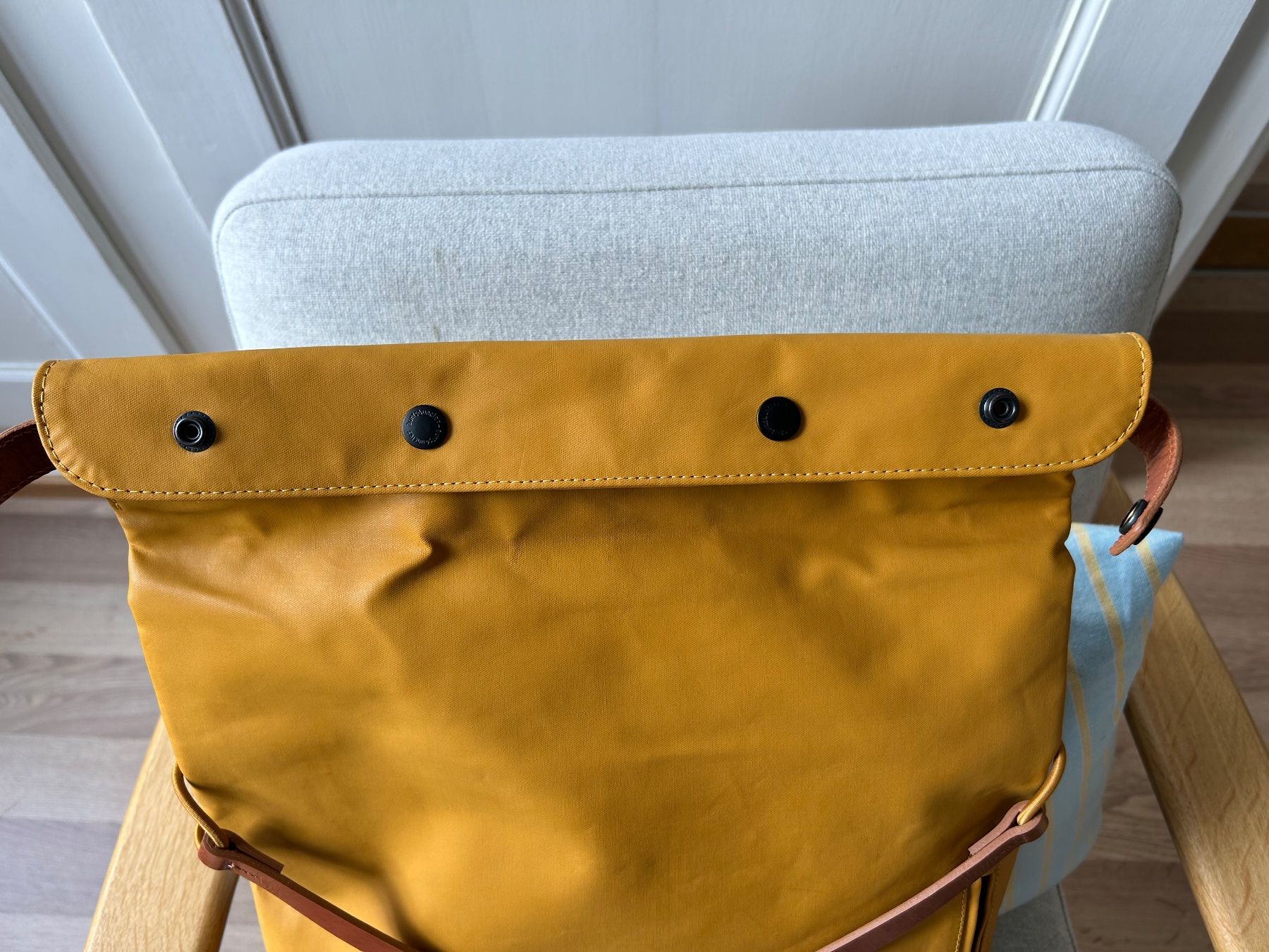 Aunts & Uncles Zaini: Stylischer Rucksack von Aunts & Uncles – Nuovo (secondo la descrizione) da Thun venduto da Younique 3