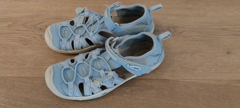 Scarpe per ragazze: Sandale hellblau Gr. 32 – Usato da Oberhofen AG venduto da iitf2020