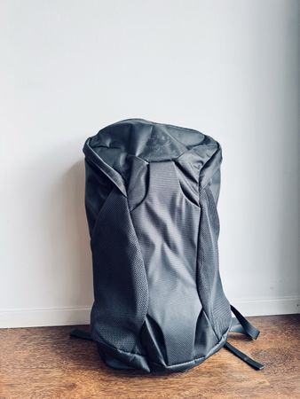 OSPREY Travel Daypack Rucksack 15 Liter Grau