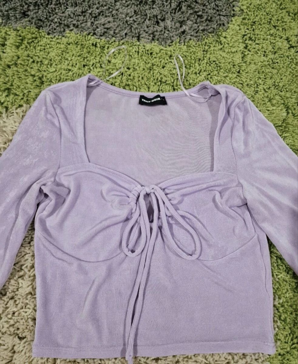 Top: Purple Top in Size M – Nuovo (secondo la descrizione) da Horgen venduto da lme_8kj7 2