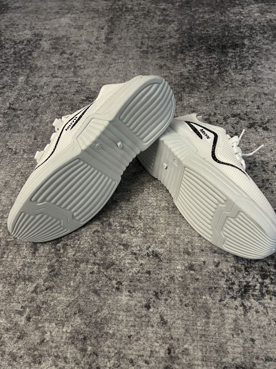 Herrenschuhe: Weisse Sneaker Gr. 44- stylisch & bequem! – Neu und originalverpackt aus Siebnen von toshi123 2