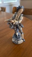 Antike Porzellanfigur Kavalier / Musiker – Blau-Weiss 