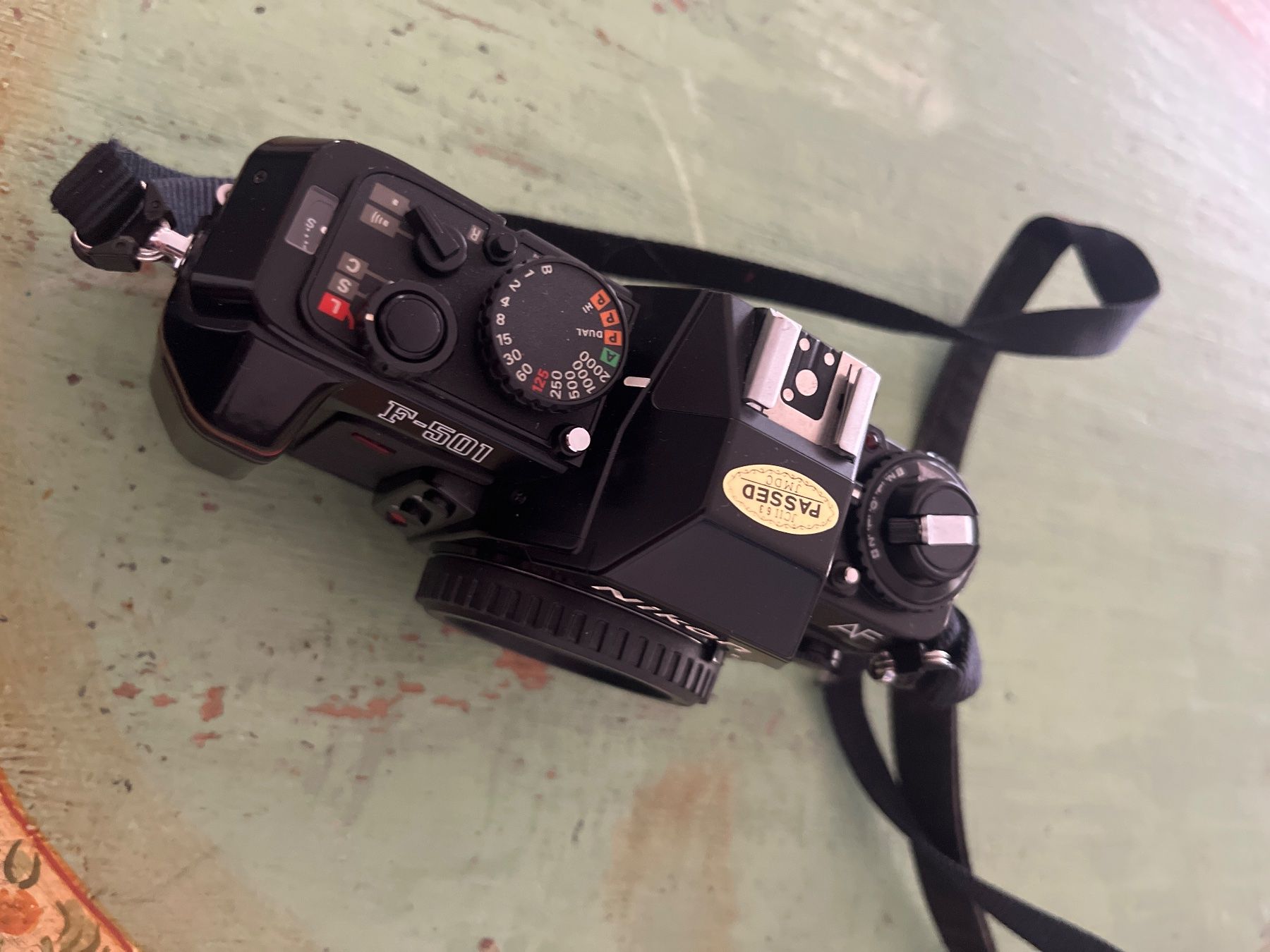 Nikon Kamera: Nikon F-501 Vintage camera – Defekt aus Chiasso von AzenYa 1