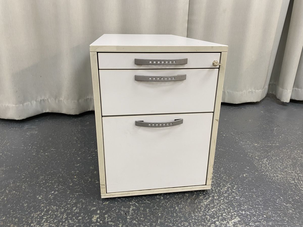 Eléments de bureau: Schubladenkorpus  – D'occasion à Hägglingen par Karin0802 3