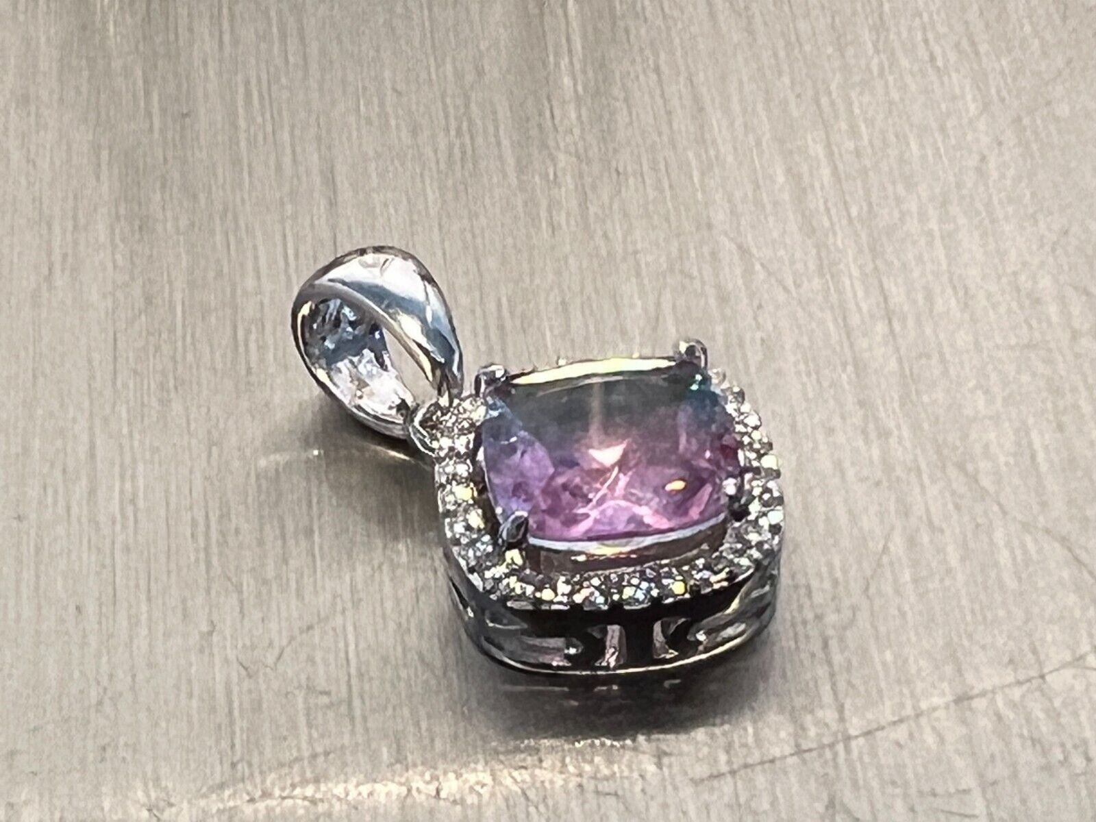 Anhänger: Wunderschöner Anhänger Silber 925 herrlicher Stein Entourage – Neu (gemäss Beschreibung) aus Basel von ivoli