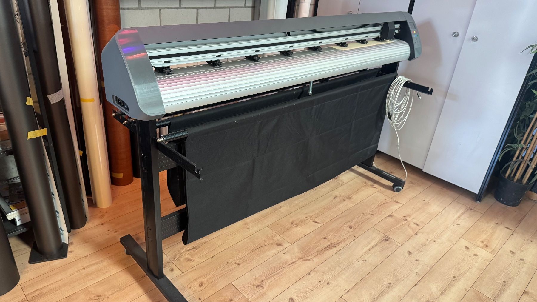 Drucker: Schneideplotter mit Ständer Breite 160cm guter Zustand – Gebraucht aus Ottenbach von msc_dg8t