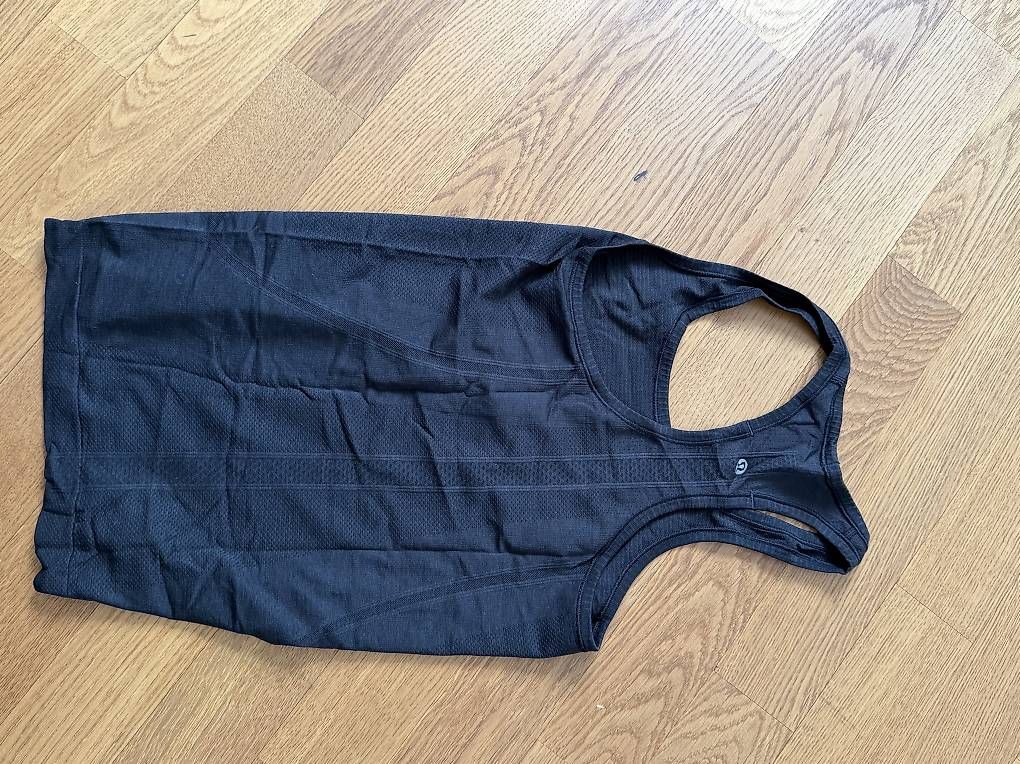 Top: Lululemon Oberteil – Usato da Arlesheim venduto da ann_tnc9 1