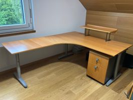 Schreibtisch - Kombination mit Korpus