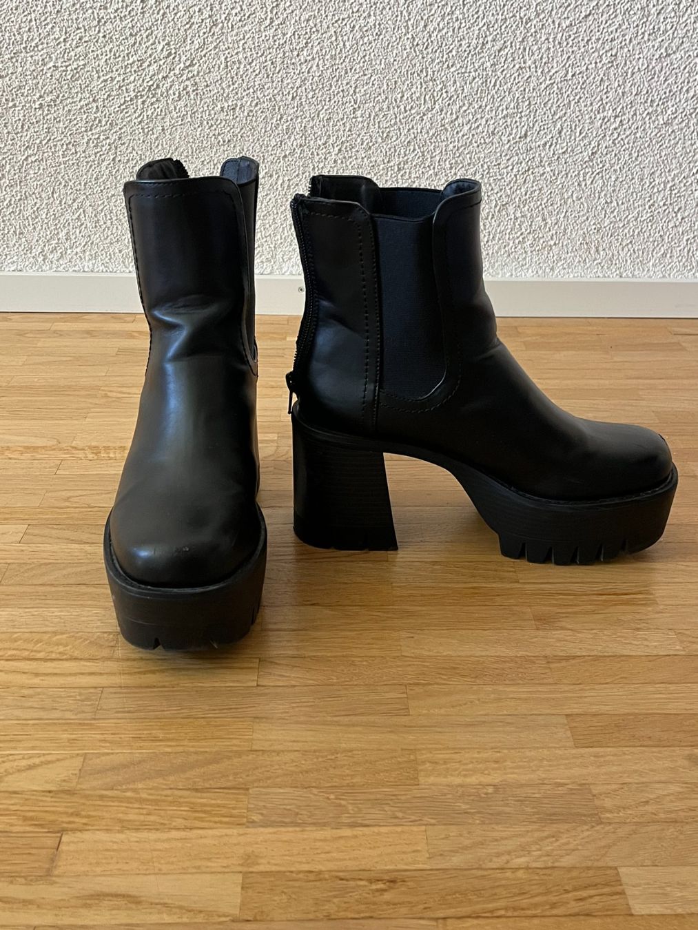 Steve Madden Scarpe da donna: Madden Girl black platform ankle boots – Usato da Zürich venduto da Marghensy 4