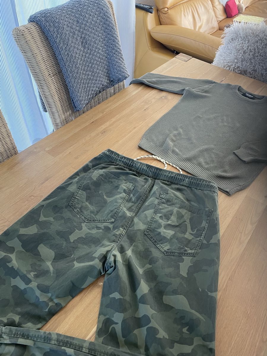 Lotti di vestiti: Pullover und Hose Pull&Bear Set oliv Camouflage Grösse S – Usato da Dübendorf venduto da jlu_r7hz 3