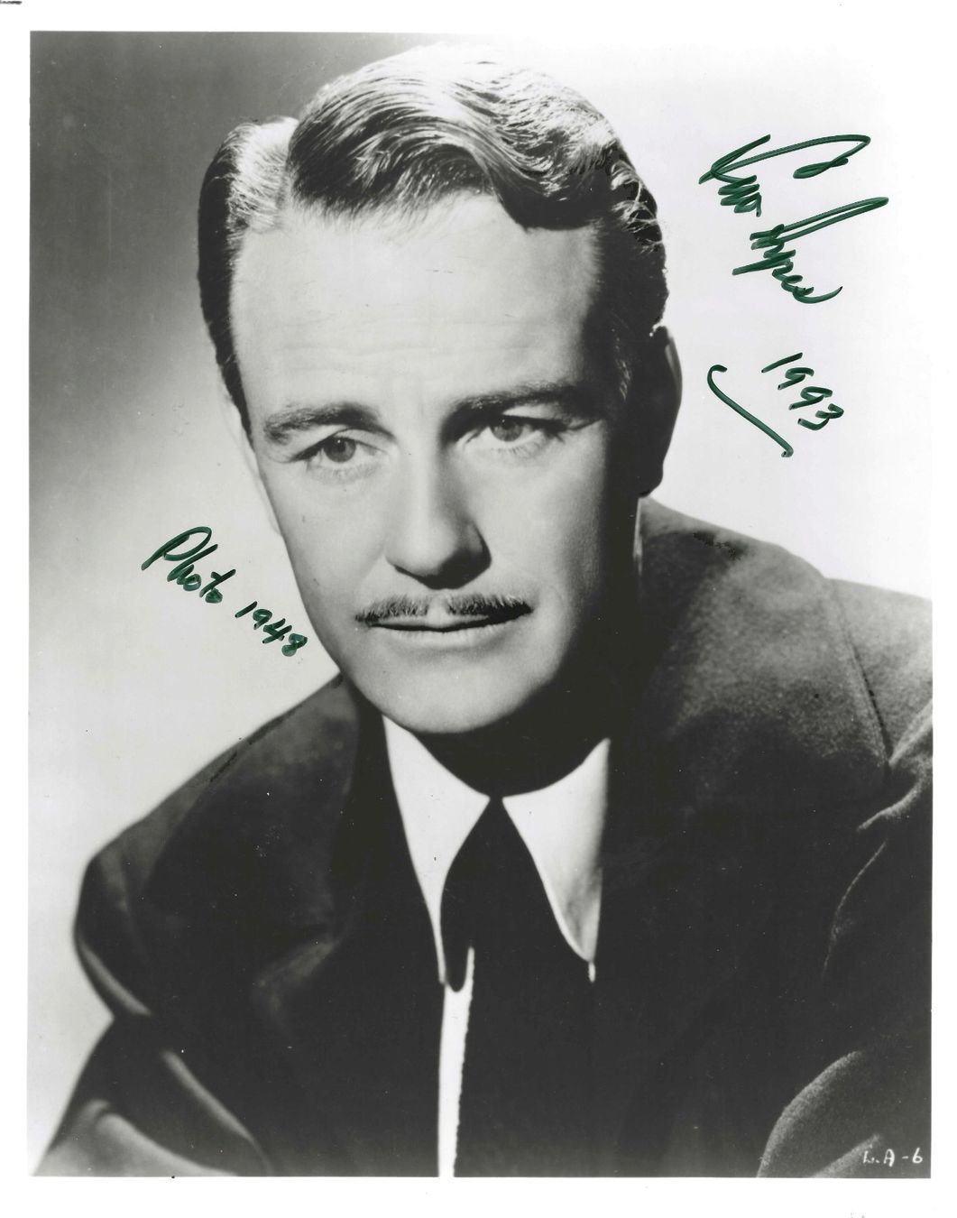 Autografi: Lew Ayres original Autogramm / signiert – Usato da Guntershausen venduto da sign4me