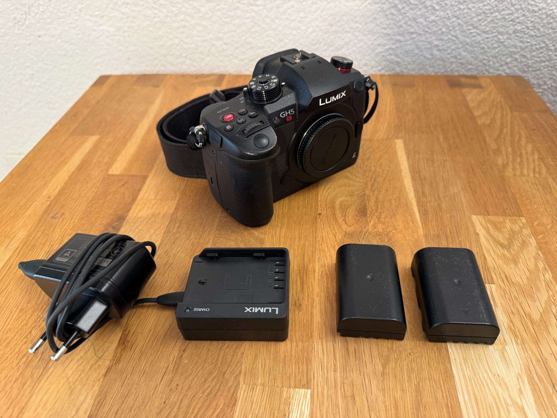 Panasonic Fotocamera: Panasonic Lumix DC-GH5S – Usato da Unterkulm venduto da mdd_designs