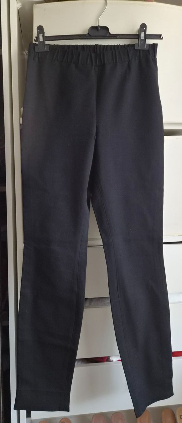 Cos Pantaloni: COS schöne Hose Gr. 40 – Usato da Frenkendorf venduto da Chrigeli01