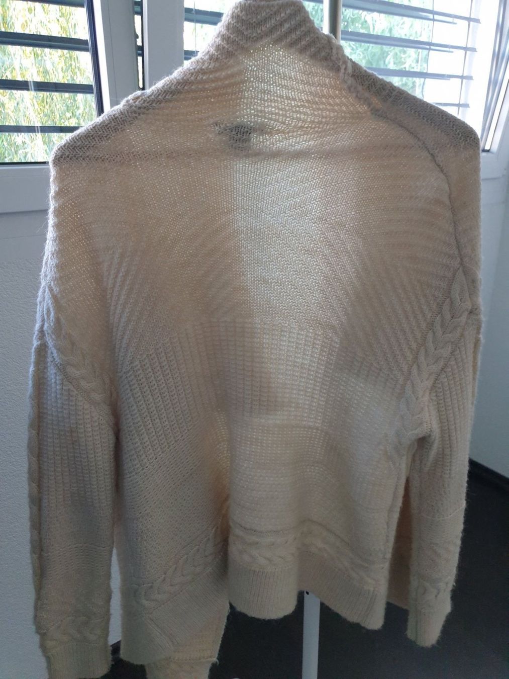 H&M Maglioni & Felpe: Jaquette en laine – Usato da Granges-Paccot venduto da jokko 2