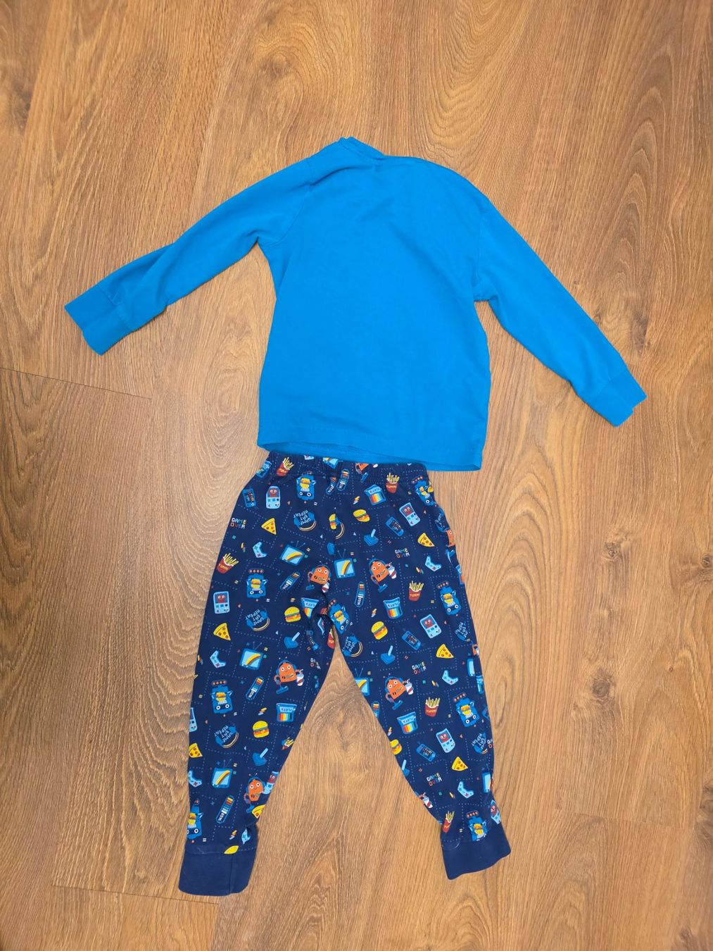 C&A Pigiama & Simili: Pyjama 2-teilig Gr. 98/104 blau – Usato da Nebikon venduto da Japostyle 1