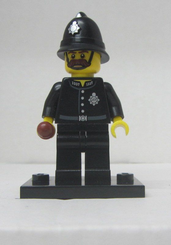 Lego Kit di costruzioni: LEGO Collectible Minifigures col177 " Constable " – Usato da Kreuzlingen venduto da heinrich7h