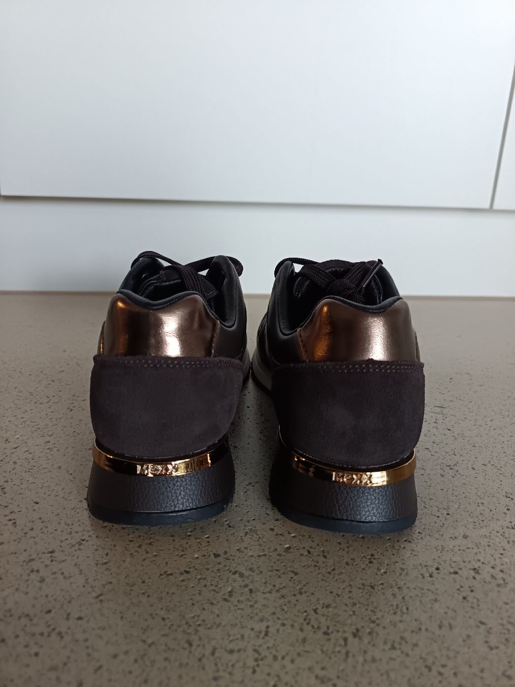 Mexx Chaussures femmes: Mexx Sneaker Leo Print Grösse 39 – Neuf (Voir description) à Montlingen par Akitoichiro 2