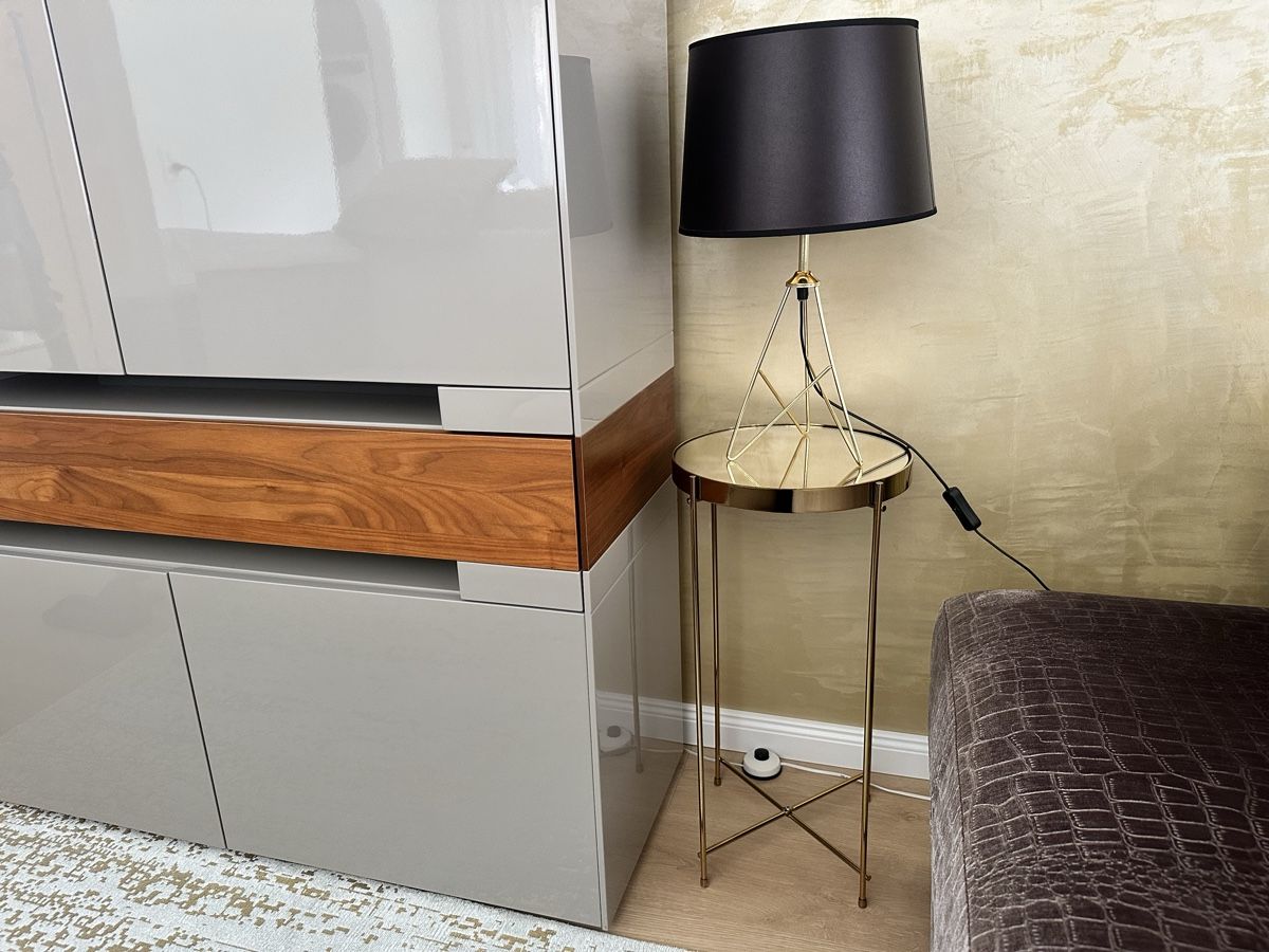 Comodini: Beistelltisch und Lampe – Usato da Sevelen venduto da Stopglobal.