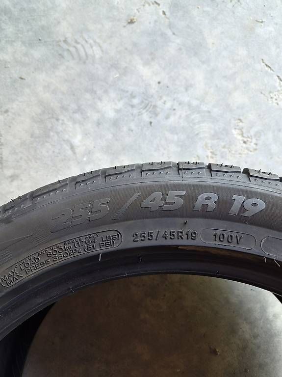 Sonstiges Schreiben & Zeichnen: Pneu michelin 255/45/19 – Gebraucht aus Granges-de-Vesin von cle_8f5j 2