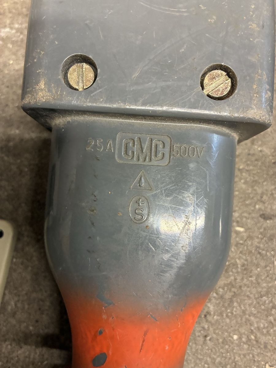 Spine: Elektro Stecker und Dose – Usato da Theilingen venduto da wernerstark 2