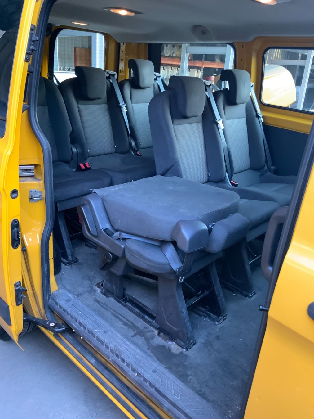 Ford Véhicules utilitaires: Ford Transit Custom 9 Plätzer Bus – Défectueux à Regensdorf par MAGZH 7