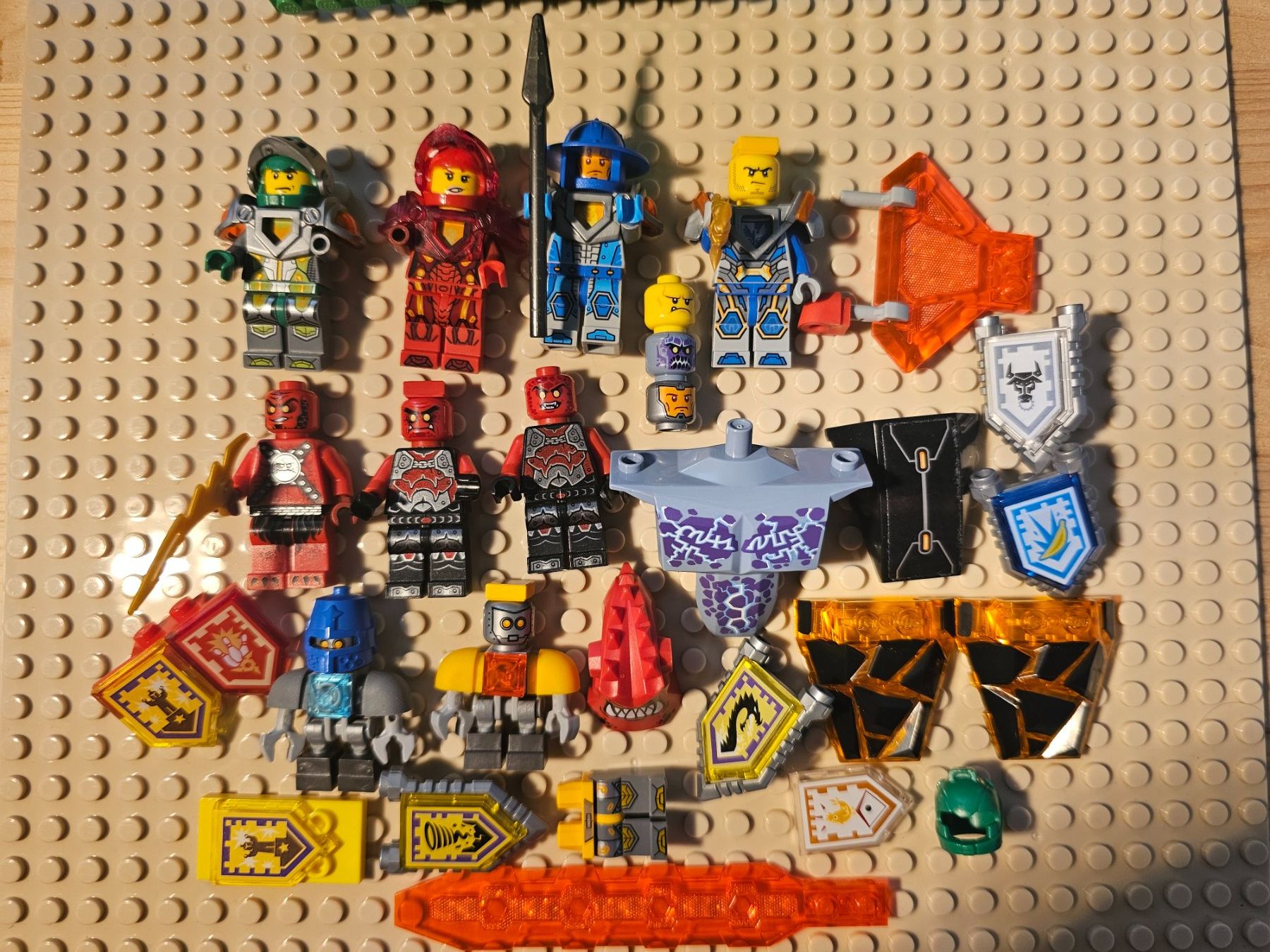 Lego Figurines: Lego Nexo Knights Konvolut – D'occasion à Oberuzwil par Peppi56 1