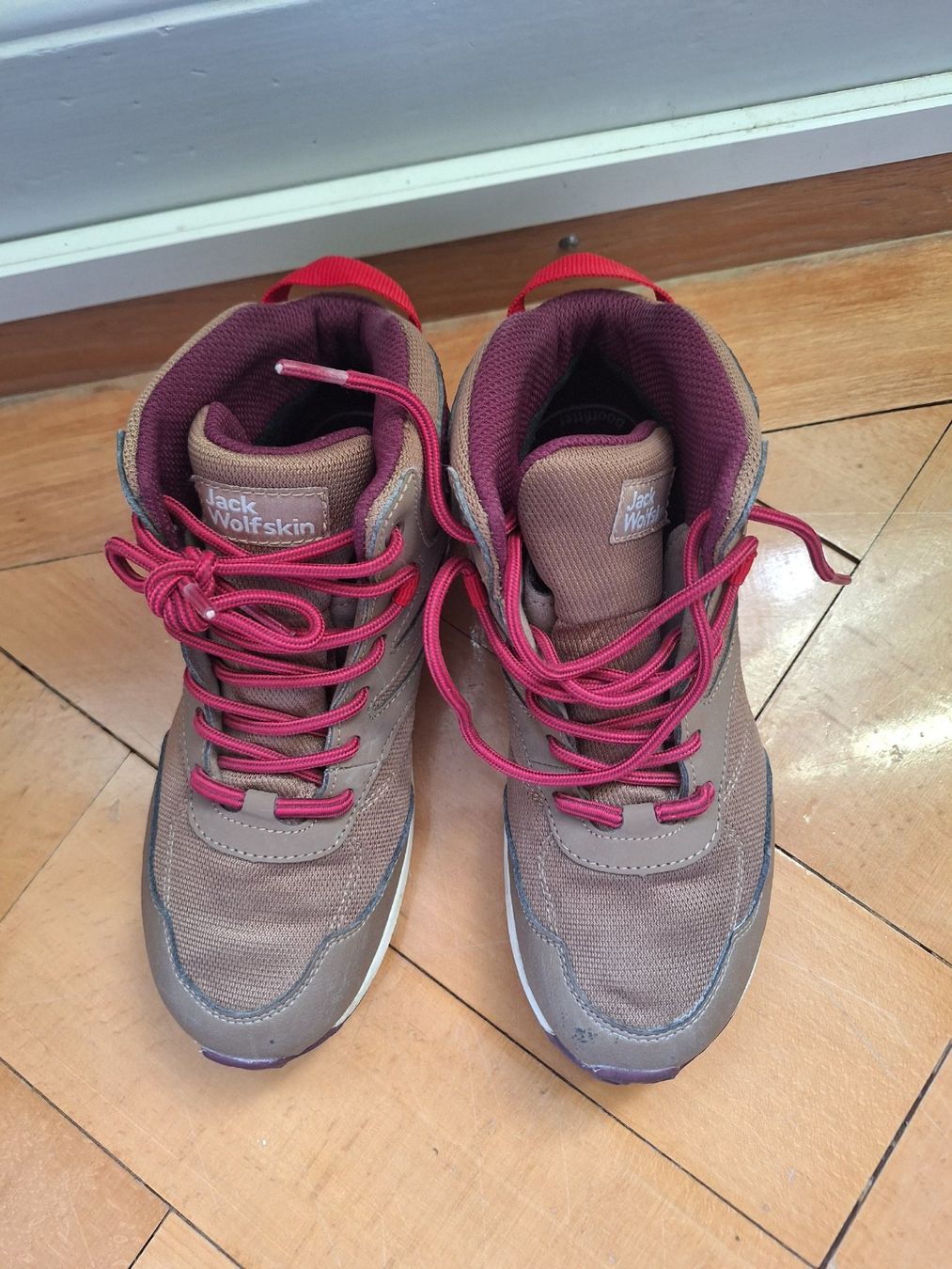 Jack Wolfskin Scarpe per ragazzi: Wanderschuhe Jack Wolfskin Grösse 34 – Usato da Bern venduto da zizzerzazzer