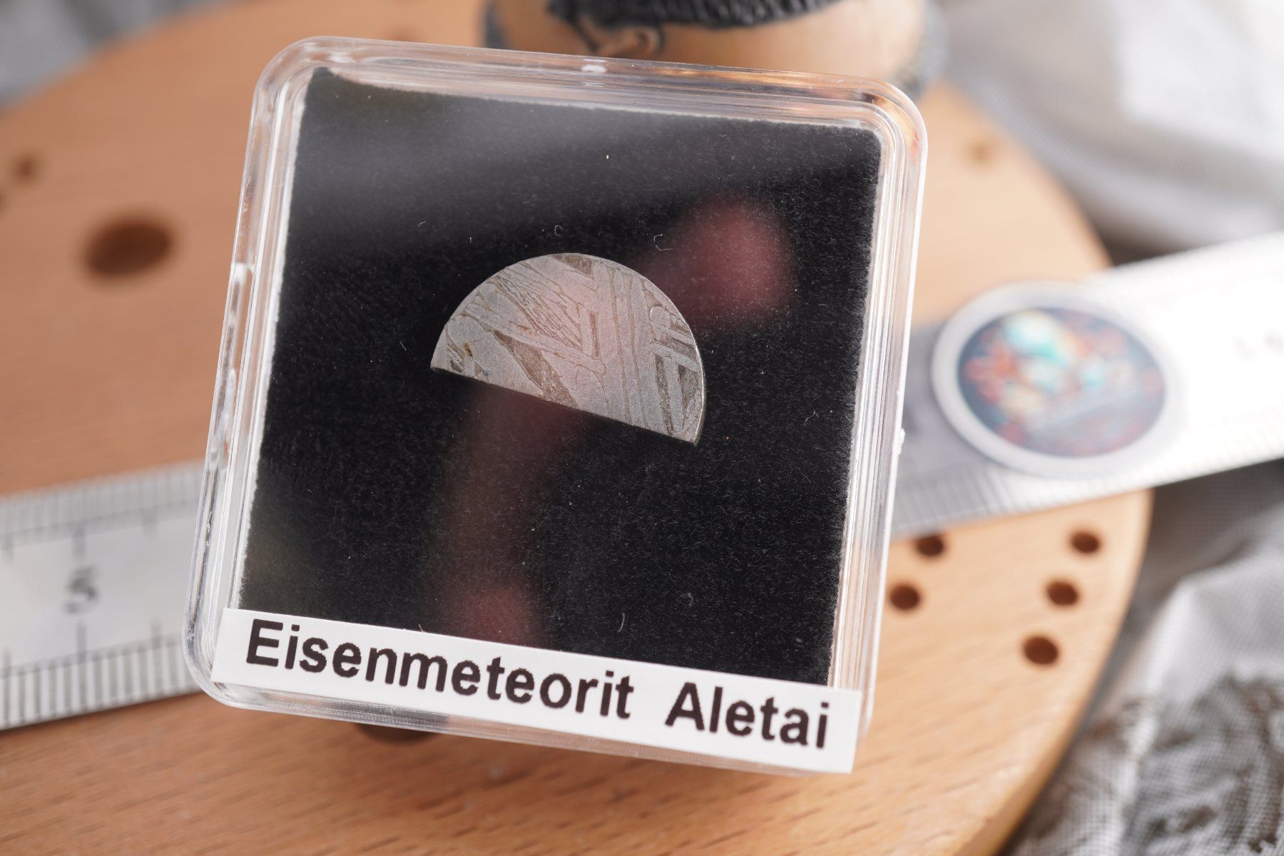 Minerali & Pietre curative: Eisenmeteorit Scheibe   Aletai    Ab 1.- – Nuovo e nell'imballaggio originale da Eschenbach SG venduto da topstone