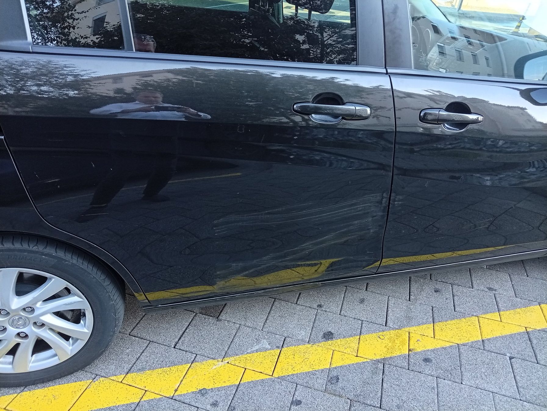 Mazda Automobili: Mazda 5 1.6 diesel 7 platzer – Difettoso da Lichtensteig venduto da ktr_cnm8 3