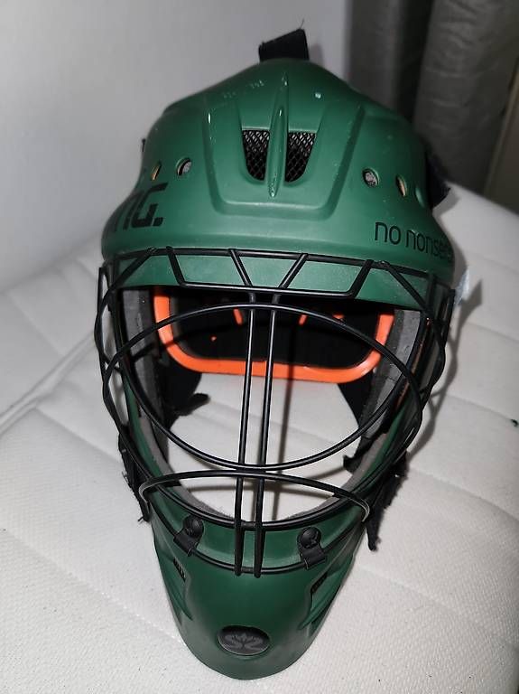 Casques: Helm Unihockey  – D'occasion à Basel par Tobi_079